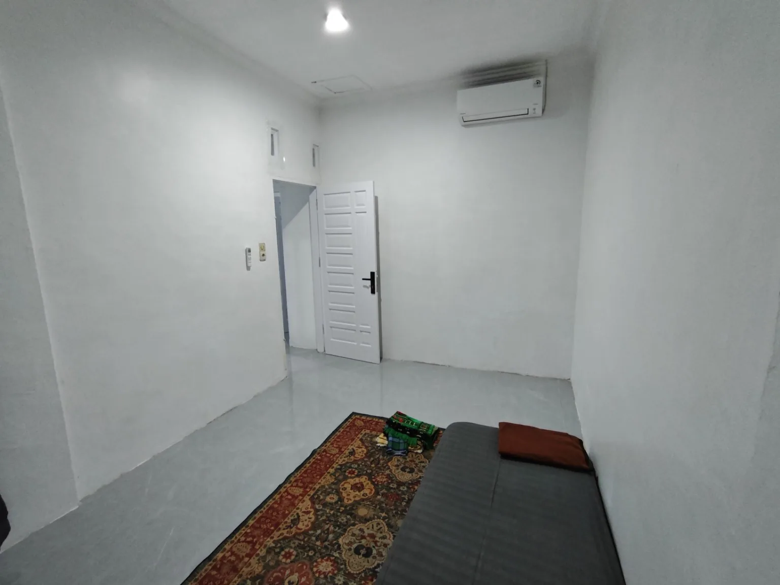 Kamar kedua yang luas dengan AC